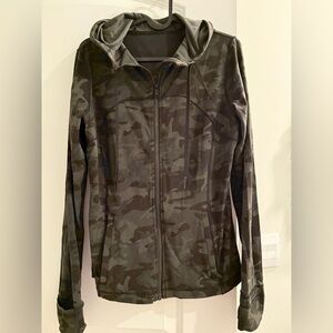 lululemon athletica Women's Green Camo Full-Zip Hoodie